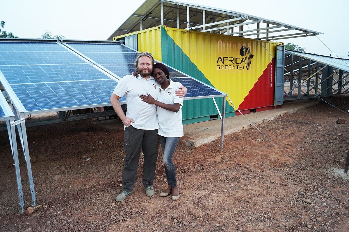 MARITIME-CONTAINERS-SOLAR-ENERGY3